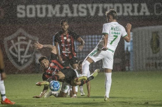 Vitória vence a Chapecoense no Barradão. Crédito: VICTOR FERREIRA / ECV