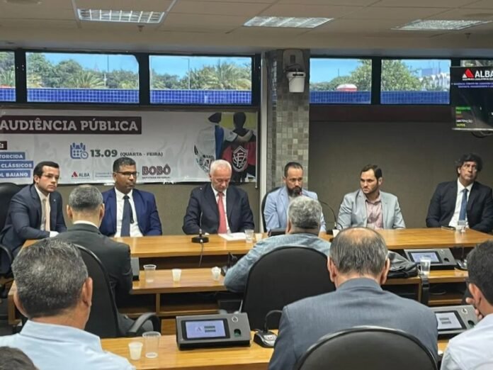 Retorno da torcida mista é debatido com autoridades na Assembleia Legislativa - Foto: Marcos Valença / Agência A TARDE