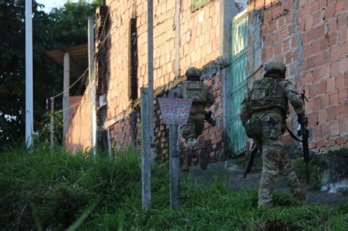 IMAGENS: ALBERTO MARAUX