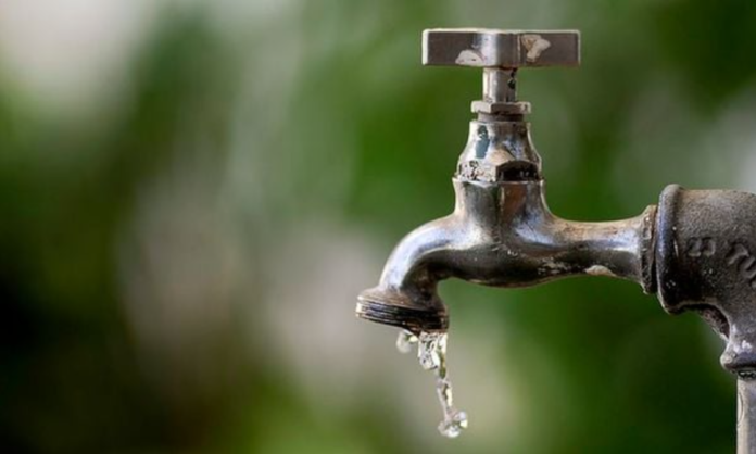 Água contaminada. Crédito: Agência Brasil