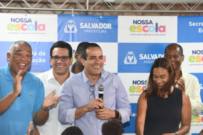 Bruno Reis anuncia meia-entrada para professores da rede municipal - Foto: Valter Pontes | Secom