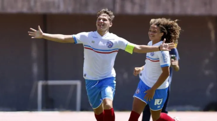 Dell celebra os gols marcados no clássico Ba-Vi em Pituaçu - Foto: Felipe Oliveira / EC Bahia