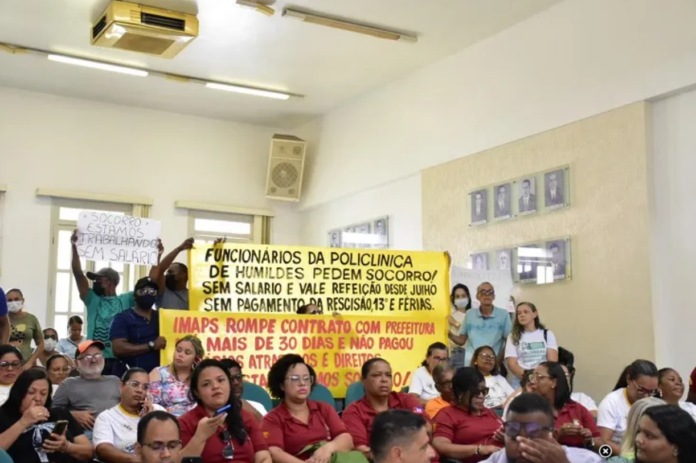 Grupo de colaboradores fez mobilização e pediu apoio do Legislativo na resolução dos problemas - Foto: Divulgação
