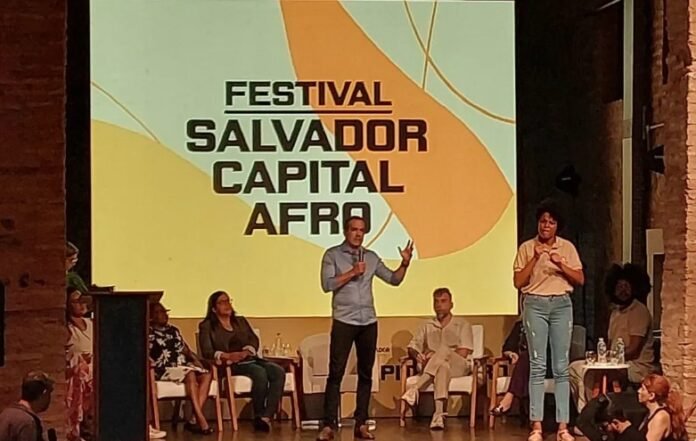 Prefeito aproveitou para anunciar um conjunto de estímulos e incentivos fiscais para diversos setores da economia - Foto: Edvaldo Sales | Ag. A TARDE