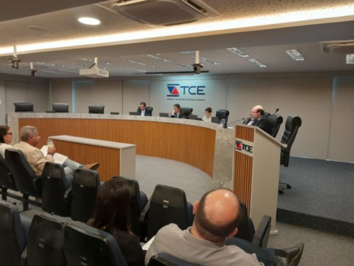 Ex-prefeito de Jeremoabo terá que devolver R$ 94,4 mil ao erário e pagar multa de R$ 10 mil em decisão do TCE. Crédito: Divulgação