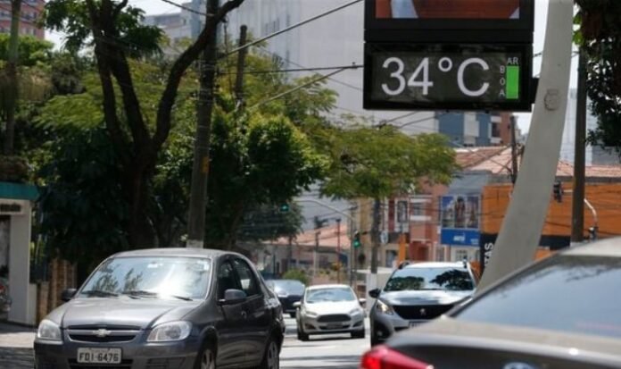 Calor traz desafios. Crédito: Paulo Pinto/Agência Brasil