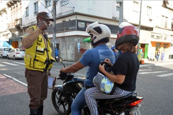 Transalvador intensifica fiscalização nas vias de Salvador. Crédito: Jefferson Peixoto/Secom PMS