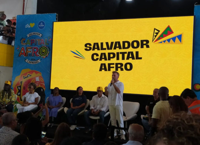 Tourinho esteve presente no lançamento do Carnaval 2024 da Prefeitura de Salvador, na manhã desta terça-feira - Foto: Edvaldo Sales | Ag. A TARDE