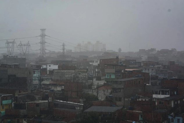 Defesa Civil emite alerta de chuvas moderadas a fortes em Salvador Crédito: Jefferson Peixoto/Secom PMS