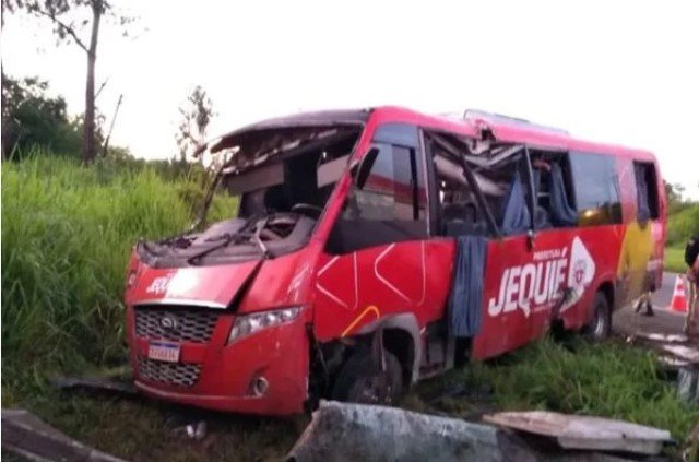 Ônibus fazia o transporte do Tratamento Fora de Domicílio de cidadãos de Jequié Crédito: Reprodução/ TV Bahia