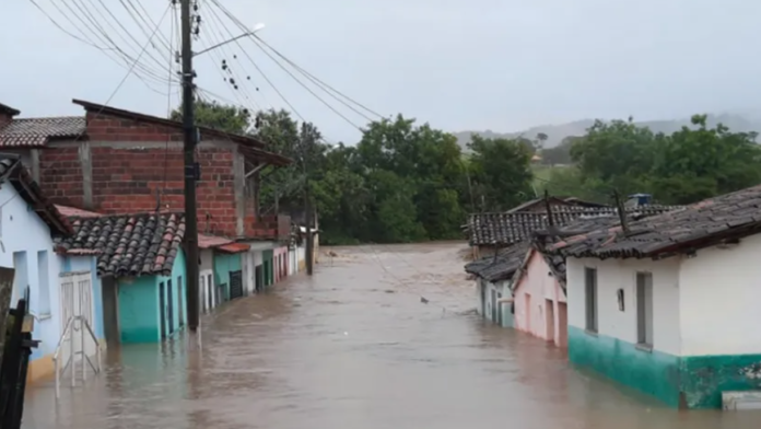 Equipes prestaram assistência em 15 cidades por conta das fortes chuvas - Foto: Reprodução | Redes Sociais