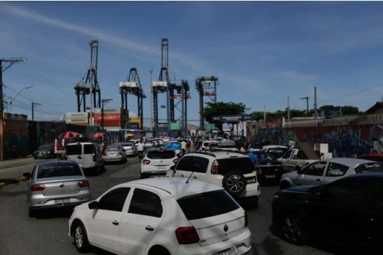 Ferry tem fila de espera Crédito: Arisson Marinho/CORREIO