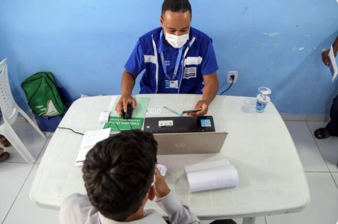 Para o atendimento, o responsável familiar deve comparecer portando o próprio documento - Foto: Divulgação Sempre