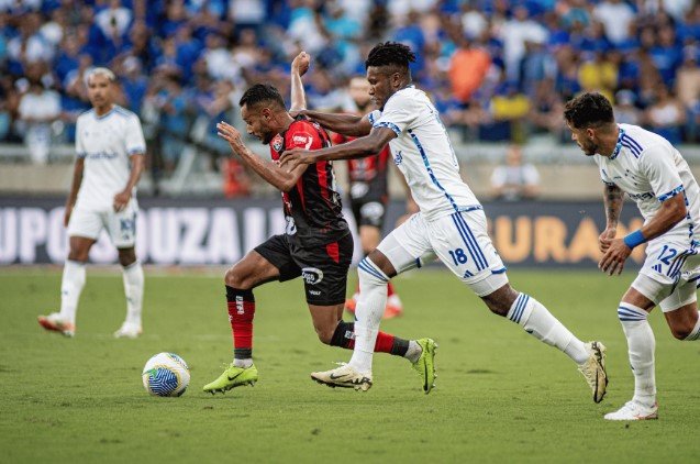 Vitória foi dominado pelo Cruzeiro em partida fora de casa Crédito: Victor Ferreira/E.C. Vitória