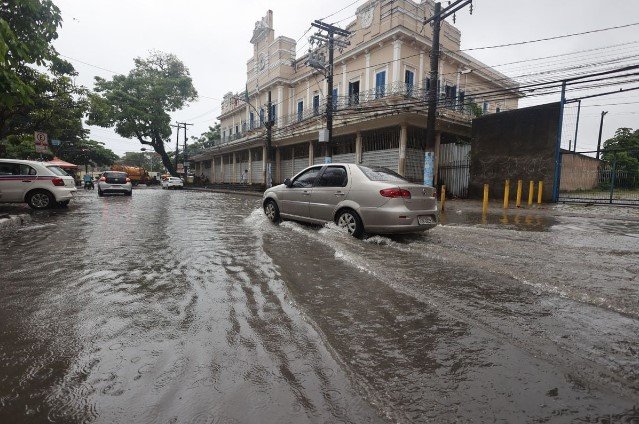 Chuva em Salvador Crédito: Marina Silva/CORREIO