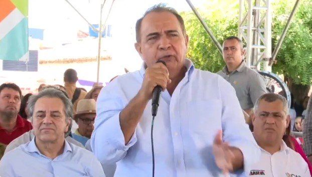 Zezo Aragão fez desabafo ao lado do governador jerônimo Rodrigues (PT) e demais prefeitos da região - Foto: Divulgação