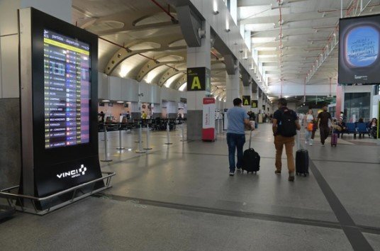 Aeroporto de Salvador Crédito: Paula Fróes/Arquivo CORREIO