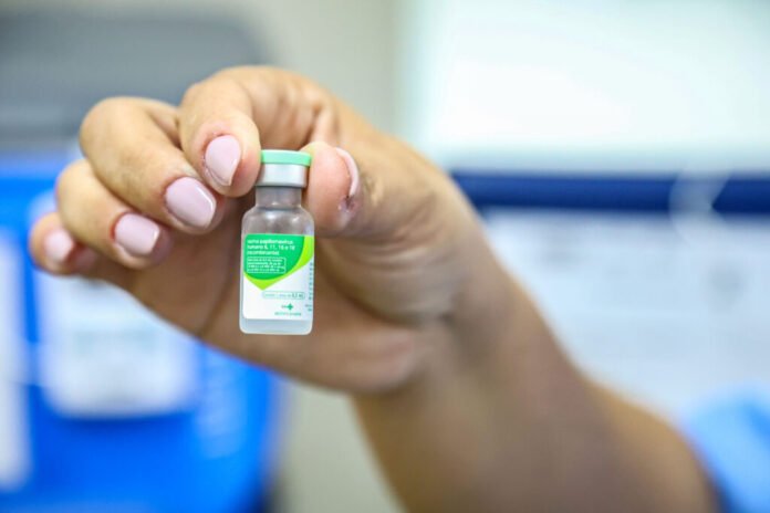 30_10_2025_Multicentro-Carlos-gomes_vacina-HPV_Fot-Bruno-Concha_Secom_Pms-1-1-1-1024x683