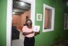 Morar Melhor: Prefeitura entrega 147 casas reformadas em Cajazeiras XI