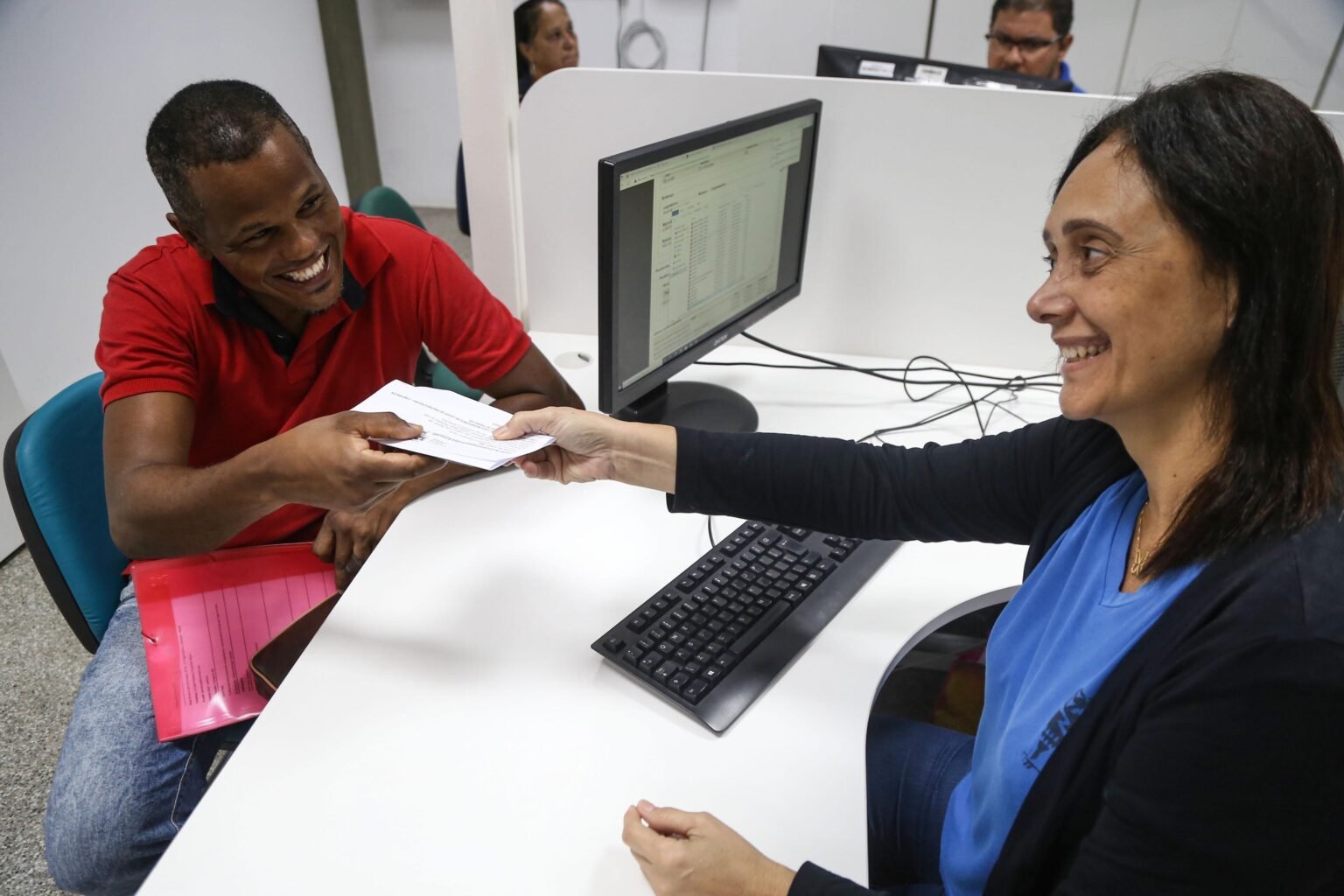 IBGE: Desemprego em Salvador cai de 14% para 8% em três anos