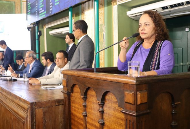 Oposição critica Prefeitura após rescisão de contrato para construção de escola para crianças com TEA