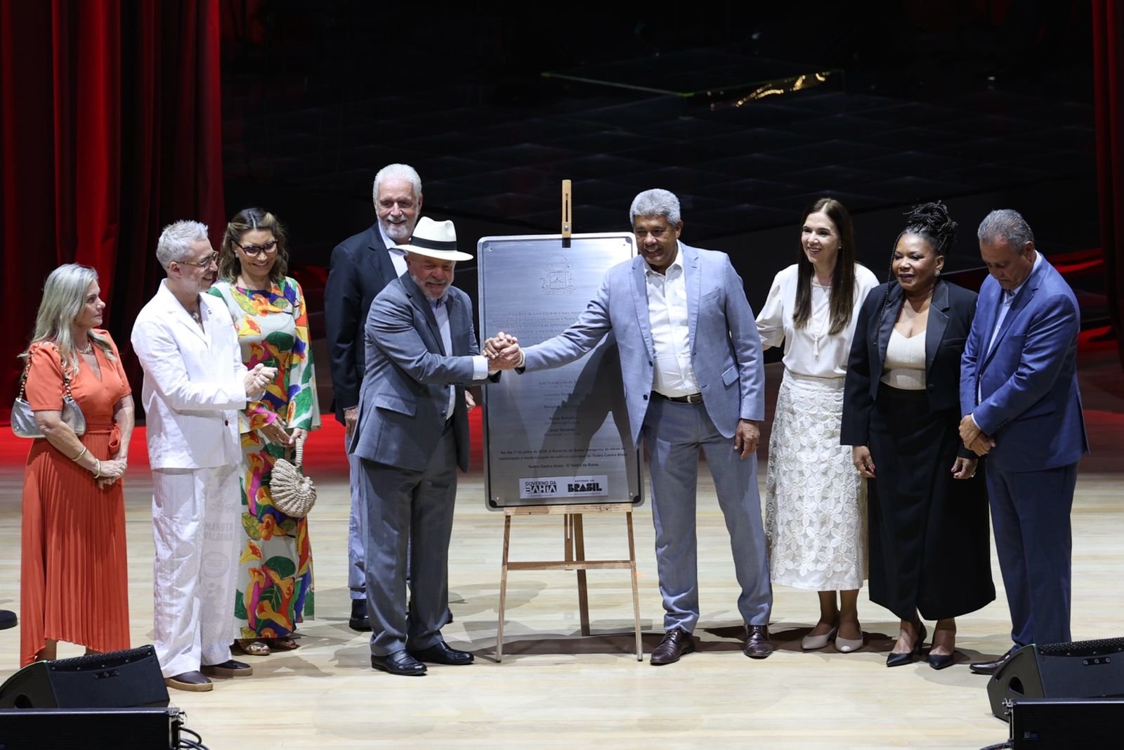 Teatro Castro Alves é reaberto após modernização histórica