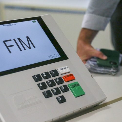 Relatório do Tribunal aponta também perfil do(a) eleitor(a) faltoso(a) e destaca a necessidade de políticas para ampliar a participação no processo eleitoral