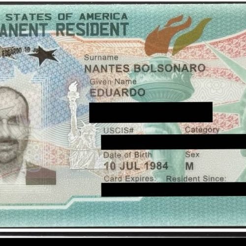 O 'green card' é o nome popularmente conhecido do Cartão de Residência 

Foto: Reprodução