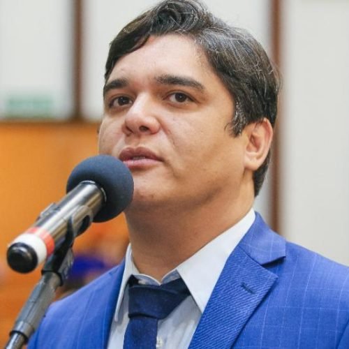 Deputado oficializou na ALBA sua saída do PV e filiação ao PSB durante a janela partidária


Foto: VannerCasaes/AgênciaALBA