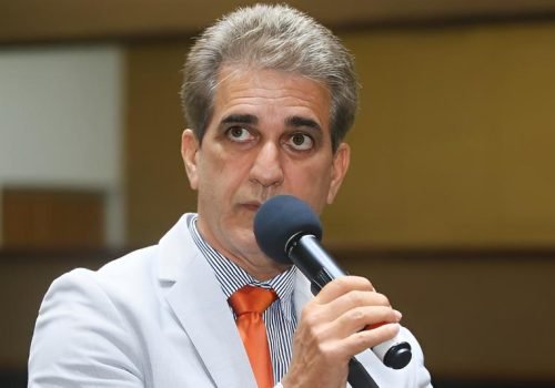 Proponente do evento, o deputado Robinson Almeida (PT) ressalta importância do Sinjorba para a categoria

Foto: AscomALBA/AgênciaALBA