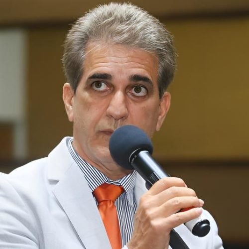 Proponente do evento, o deputado Robinson Almeida (PT) ressalta importância do Sinjorba para a categoria

Foto: AscomALBA/AgênciaALBA