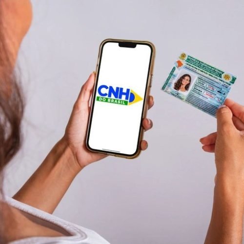 Valor para tirar a primeira carteira de motorista caiu em todo o país. Antes, o processo completo para as categorias A e B chegava a R$ 4,9 mil em alguns estados. Atualmente, esse valor varia entre R$ 810 e R$ 1,6 mil. 

Foto: Divulgação/Ministério dos Transportes