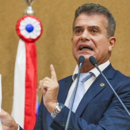 Autor da proposta, Eduardo Salles destaca que a nova lei facilita a recarga para veículos elétricos em condomínios

Foto: Ascom/AgênciaALBA
