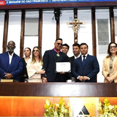 Xanddy Harmonia recebeu a maior honraria da Assembleia Legislativa, em sessão especial realizada nesta segunda

Foto: PauloMocofaya/AgênciaALBA