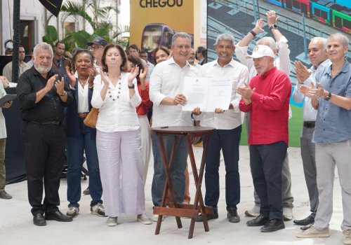 Assinaturas das ordens de serviço contou com a presença do presidente da República e do presidente da CAIXA, Carlos Vieira

Foto: Rodrigo Souza/CAIXA