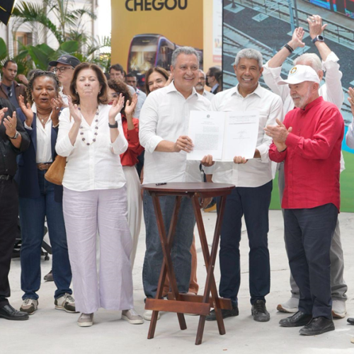 Assinaturas das ordens de serviço contou com a presença do presidente da República e do presidente da CAIXA, Carlos Vieira

Foto: Rodrigo Souza/CAIXA