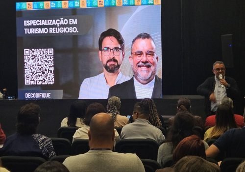 Curso de pós-graduação lato sensu, pioneiro no país, integra o programa da Universidade Católica do Salvador (UCSAL) e busca formar profissionais capazes de integrar fé, cultura, patrimônio, gestão e desenvolvimento de destinos religiosos

Fotos: divulgação