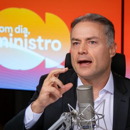 Ministro conversou com profissionais da imprensa de várias regiões do Brasil sobre o fortalecimento das regras do transporte rodoviário de cargas. Foto: Diego Campos / Secom-PR