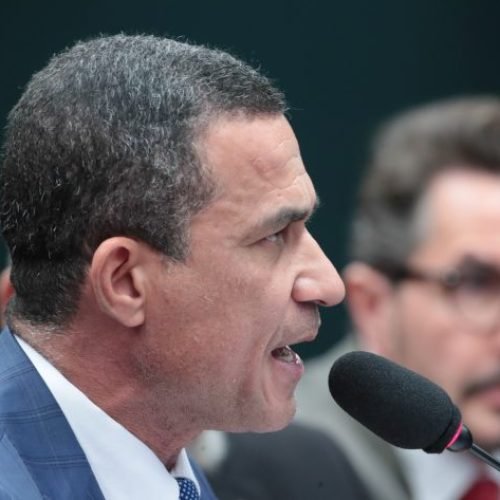 O deputado Coronel Assis é o relator da PEC na CCJ

Fonte: Bruno Spada / Câmara dos Deputados