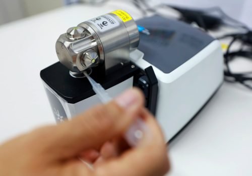 Os espectrofotômetros permitirão análises rápidas durante fiscalizações; Acordo de Cooperação Técnica com a ANP foi assinado para ampliar a atuação conjunta