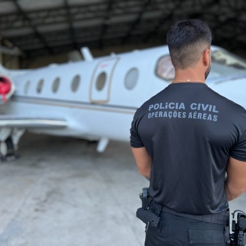 A operação da Polícia Civil bloqueia R$ 230 milhões, apreende aeronave e cumpre mandados de busca na Bahia e em São Paulo