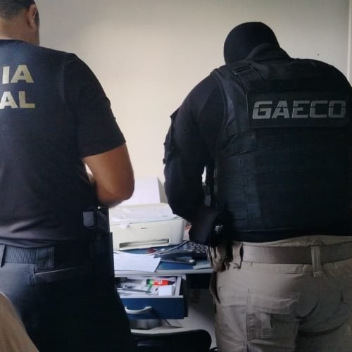 Dois mandados de prisão e dez de busca e apreensão estão sendo cumpridos em Itabuna e Entre Rios