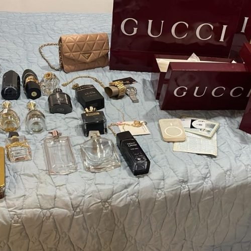 Ação da Polícia Civil cumpriu mandados de busca e apreensão, resultou na apreensão de veículos de luxo, dispositivos eletrônicos e sequestro judicial de R$ 2,5 milhões