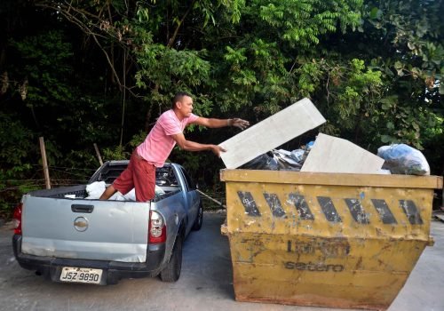 Descarte irregular de entulho causa transtornos na cidade e pode gerar multa
 Foto: Jefferson Peixoto / Secom PMS