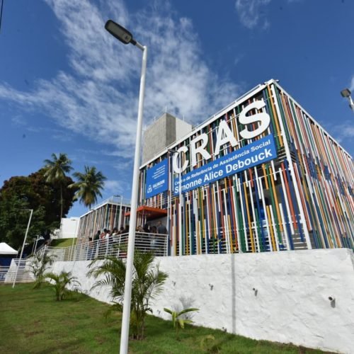 Prefeitura inaugura em Narandiba o segundo Cras Modelo de Salvador, com capacidade para atender 5 mil famílias


Foto:  Valter Pontes / Secom PMS