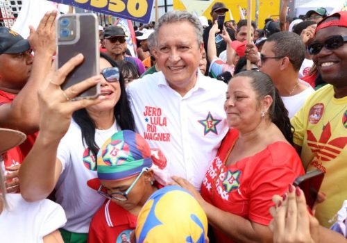 Candidato ao Senado afirmou, em Alagoinhas, que eleição será decisiva para garantir a soberania e a independência do país

Foto: Maína Diniz/Divulgação