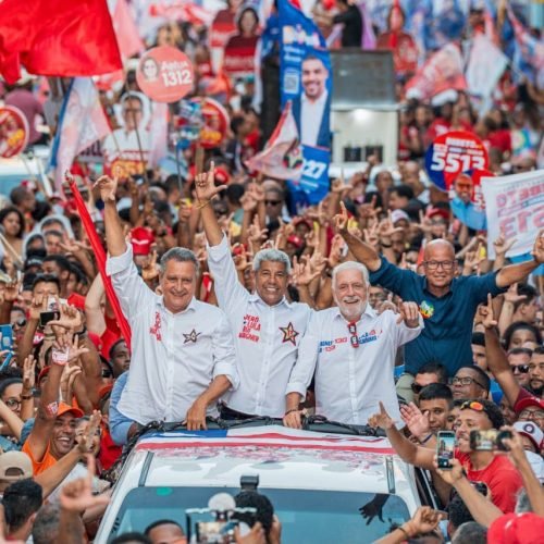 Candidato ao Senado afirma que a população terá de escolher entre um projeto que garante imposto zero para a cesta básica e outro que reduziu impostos de jet skis e videogames

Foto: Luis Capellão