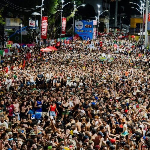 BaianaSystem em passagem pelo Campo Grande no último sábado (14)