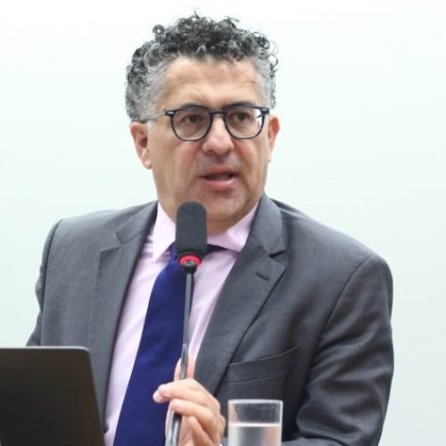 Alencar Santana: "Temos que implementar tudo que pudermos já"

Fotos: Vinicius Loures / Câmara dos Deputados