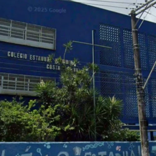 Foto: O colégio fica na Cidade Baixa, no bairro da Ribeira